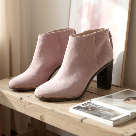 Ted Baker Lorca Pink Suede Ankle Boots Size 40.5 / US 9.5 Rose Gold Detail - Picture 1 of 15
